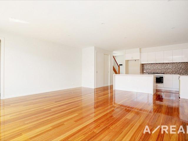 Brilliantly Positioned Townhouse Offering Exceptional Family Convenience