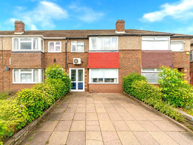 Brimsdown Avenue, Enfield EN3, 3 bed detached house to rent, £2,500 pcm | PrimeLocation