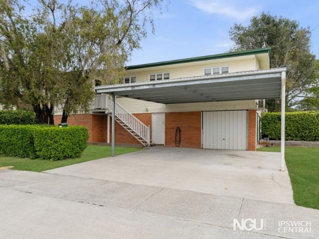 BRING THE CARAVAN, BOAT & TRAILER DUAL STREET ACCESS AWAITS