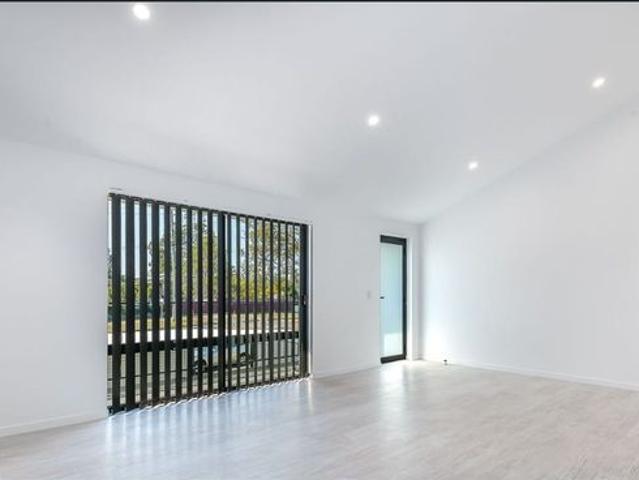 Bring the Whole Family & Pets – Dual Living Home with Completely Separate Retreat