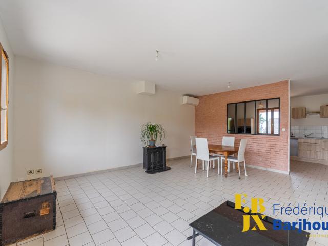 Brindas maison plain pied familiale 3 ch/94 m2 terrain plat 960 m2 sous sol 98 m2+garage double vue