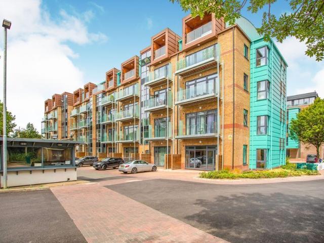 Brindley Place, Uxbridge UB8, 1 bed flat to rent, £1,450 pcm | PrimeLocation