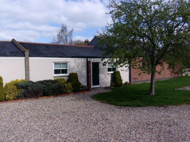 Brine Pits Lane, Droitwich 2 bed semi detached bungalow to rent £1,195 pcm £276 pw