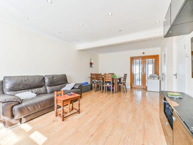 Brinkley Road, Worcester Park KT4, 4 bed semi detached house to rent, £6,000 pcm | PrimeLocation