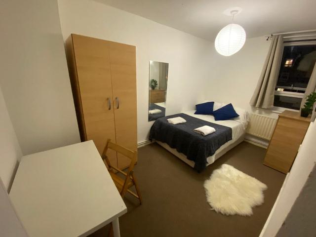 Brion Place, London E14, 5 bed shared accommodation to rent, £720 pcm | PrimeLocation