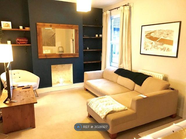Briscoe Road, London SW19, 2 bed flat to rent, £1,650 pcm | PrimeLocation