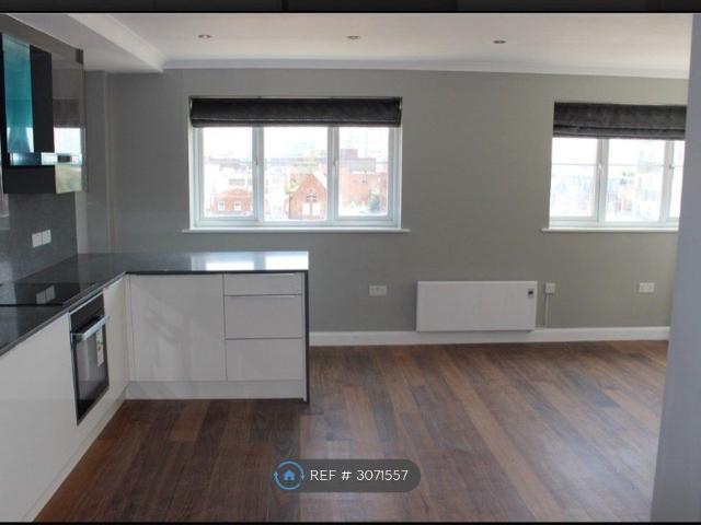 Brisbane Court, Slough SL1, 1 bed flat to rent, £1,300 pcm | PrimeLocation