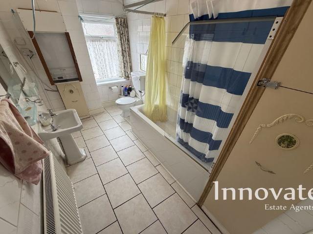Brisbane Road, Smethwick B67, 2 bed terraced house to rent, £950 pcm | PrimeLocation