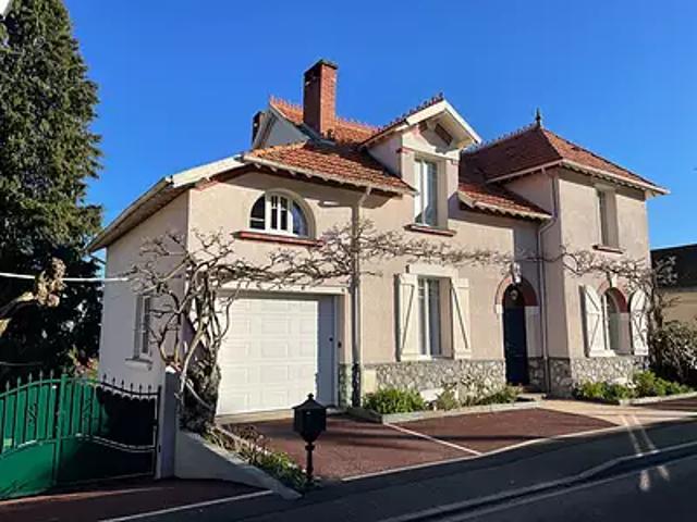 Brissac Loire Aubance 49320 Achat / Vente maison 9 pièces t9 au dernier étage piscine