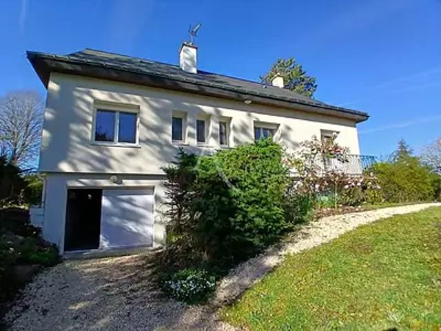 Brissac Loire Aubance 49320 Location maison 7 pièces t7 au dernier étage cave