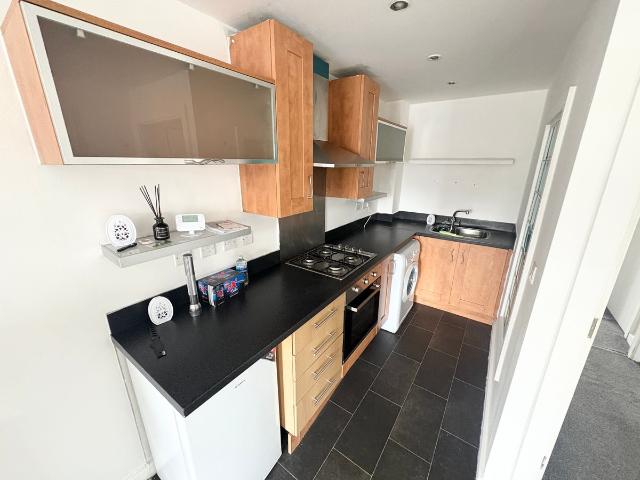 Bristnall Hall Road, Oldbury B68, 1 bed flat to rent, £750 pcm | PrimeLocation