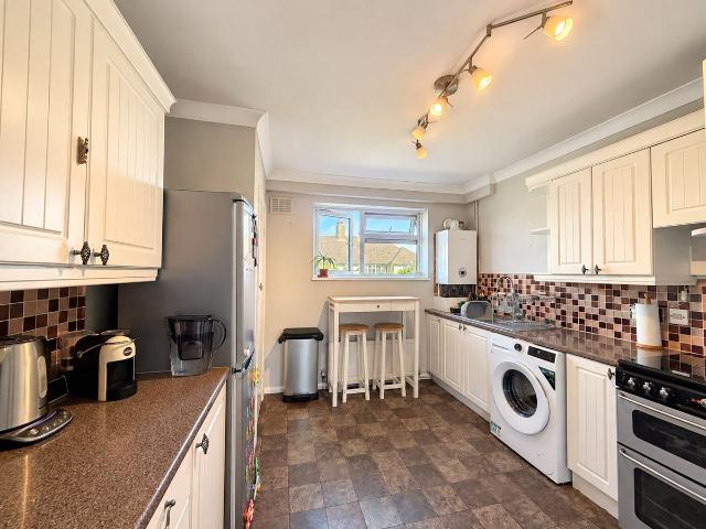 Bristow Road, Bexleyheath, Kent DA7, 2 bed maisonette to rent, £1,650 pcm | PrimeLocation