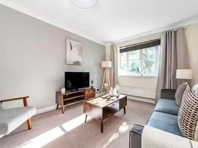 Bristowe Close