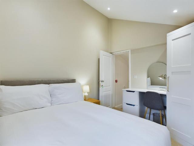 Bristol BS3 1 bed in a house share to rent £900 pcm £208 pw