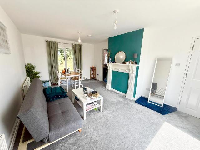 Bristol BS7 3 bed terraced house to rent £1,850 pcm £427 pw