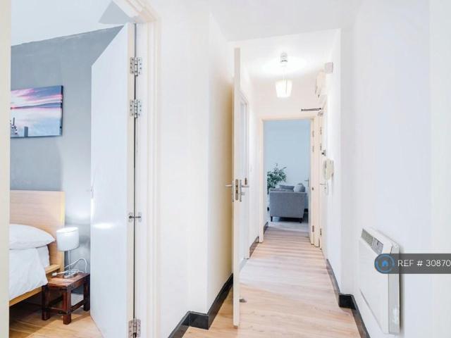 Bristol City Centre, Bristol, BS1 2 bed flat to rent £1,649 pcm £381 pw