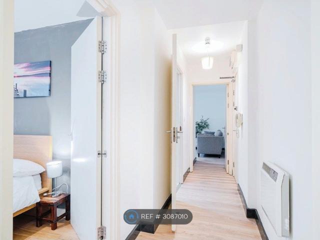 Bristol City Centre, Bristol BS1, 2 bed flat to rent, £1,649 pcm | PrimeLocation