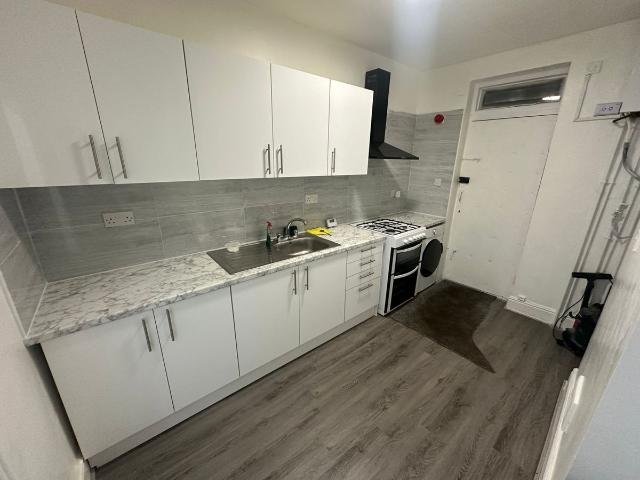 Bristol Road, Birmingham B29, 2 bed flat to rent, £1,200 pcm | PrimeLocation