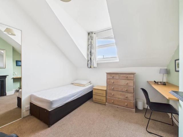 Bristol Road, Gloucester, GL1 1 bed in a house share to rent £550 pcm £127 pw