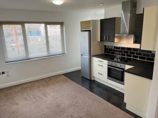 Bristol Road South, Northfield, Birmingham B31, 2 bed flat to rent, £975 pcm | PrimeLocation