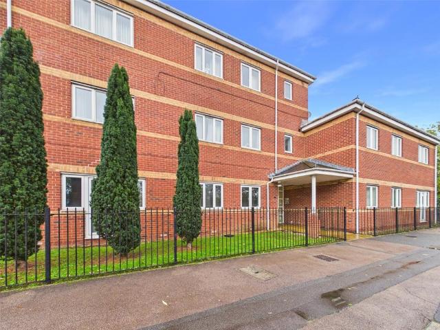 Bristol Road, Quedgeley, Gloucester, GL2 2 bed apartment to rent £925 pcm £213 pw