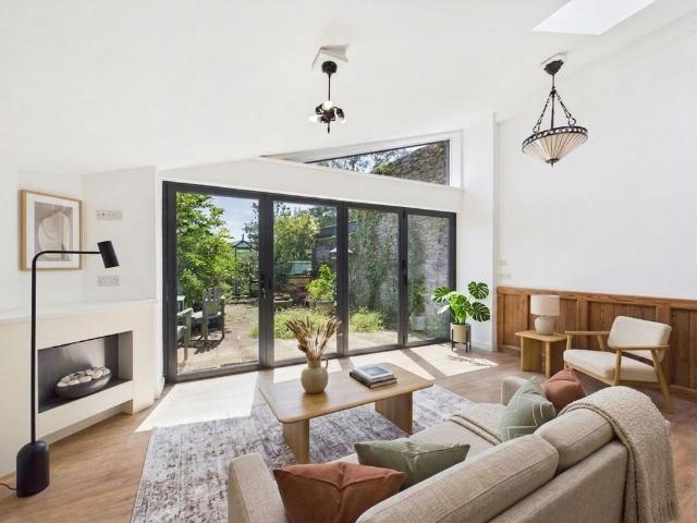 Bristol Row, Bere Ferrers, PL20 2 bed cottage to rent £1,150 pcm £265 pw