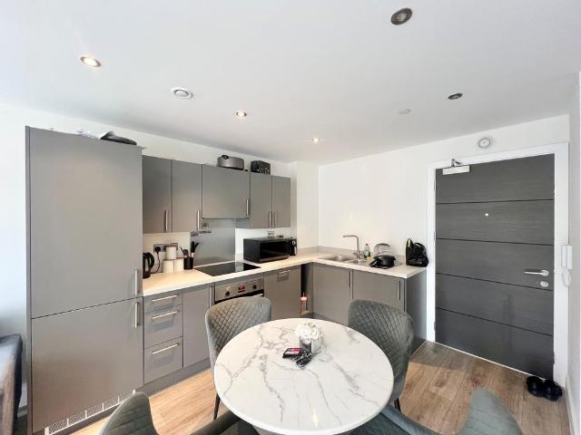 Bristol Street, Birmingham, B5 2 bed apartment to rent £1,270 pcm £293 pw