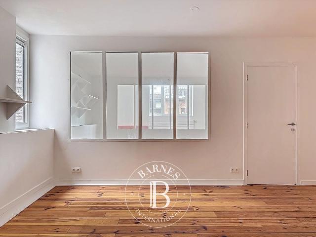 Bruxelles, Loft 3 Chambres 248 m² en location