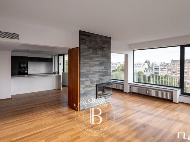 Bruxelles, Maison 3 Chambres 157 m² en location