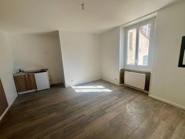 BRUYERES LE CHATEL STUDIO centre ville