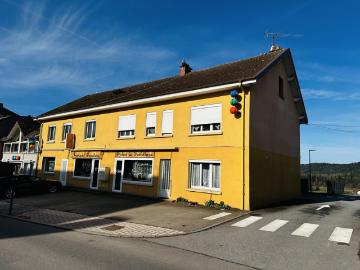 Bruyères. Maison mitoyenne/Appartement de 177 m2 habitables