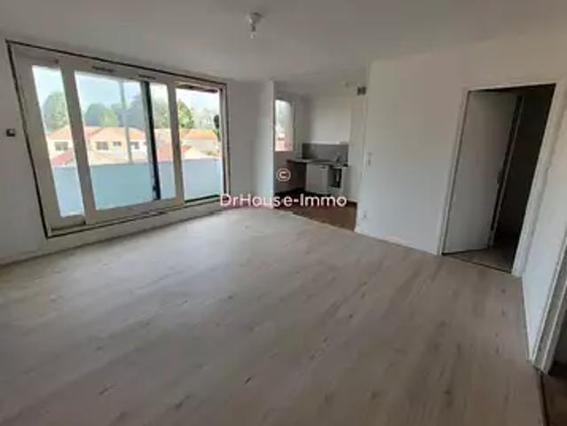 Bruay la Buissière 62700 Location appartement 1 pièce t1 au dernier étage terrasse
