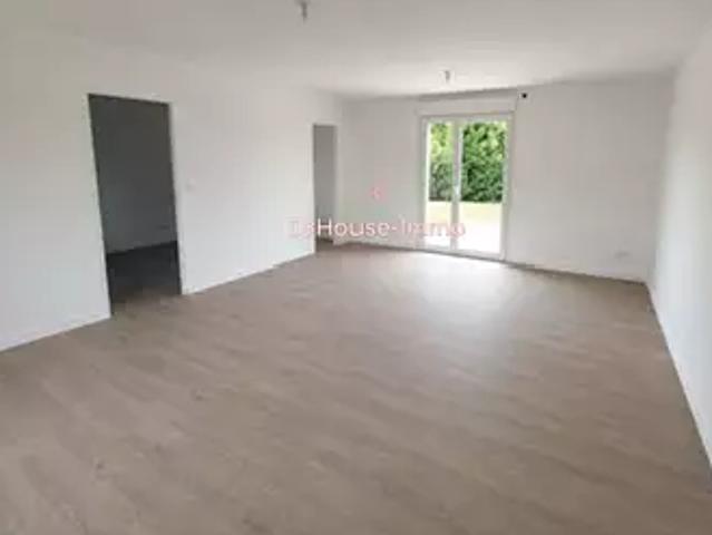 Bruay la Buissière 62700 Location maison 6 pièces t6 au dernier étage terrasse