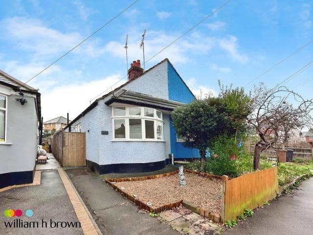 Bruce Grove, Chelmsford CM2, 2 bed bungalow to rent, £1,500 pcm | PrimeLocation