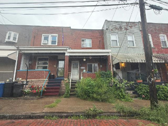 Bruce St
