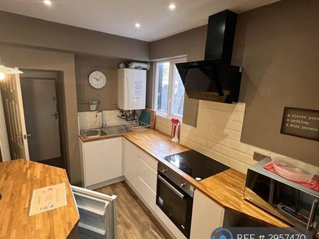 Bruce St, Northampton, NN5 1 bed in a house share to rent £750 pcm £173 pw