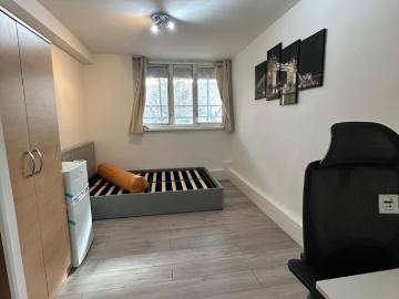 Bruckner Street, London W10, 2 bed shared accommodation to rent, £1,300 pcm | PrimeLocation