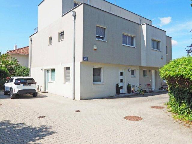 BRUCKHAUFEN BIRNECKERGASSE | modernes Reihenhaus