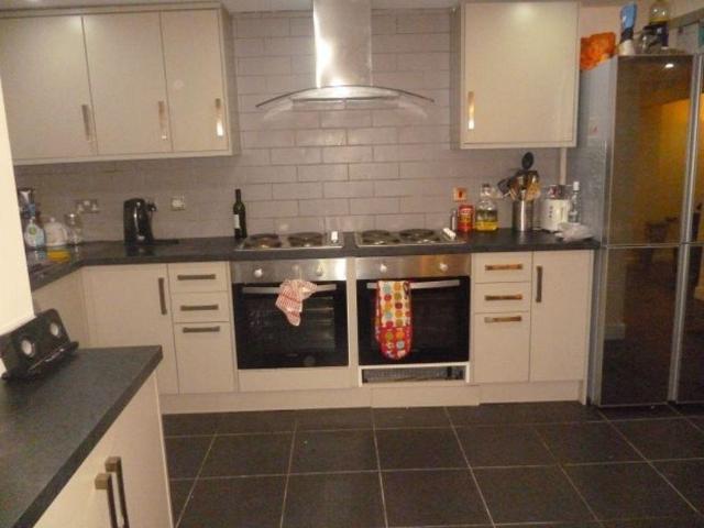 Brudenell Avenue, Leeds 8 bed house to rent £4,853 pcm £1,120 pw