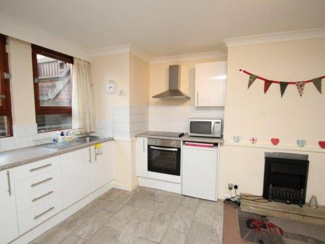 Brudenell Avenue 3 bed house share to rent £1,755 pcm £405 pw