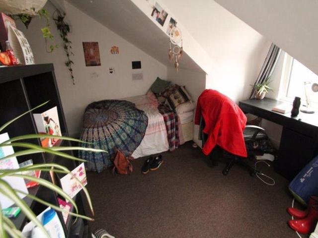 Brudenell Mount, Leeds 6 bed house to rent £3,588 pcm £828 pw