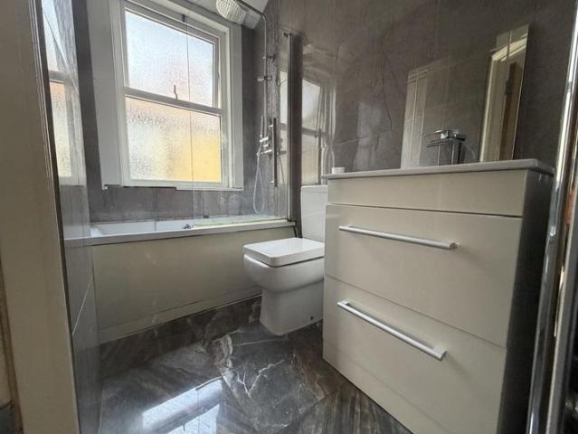 BRUDENELL ROAD, TOOTING, LONDON 4 bed terraced house to rent £3,400 pcm £785 pw