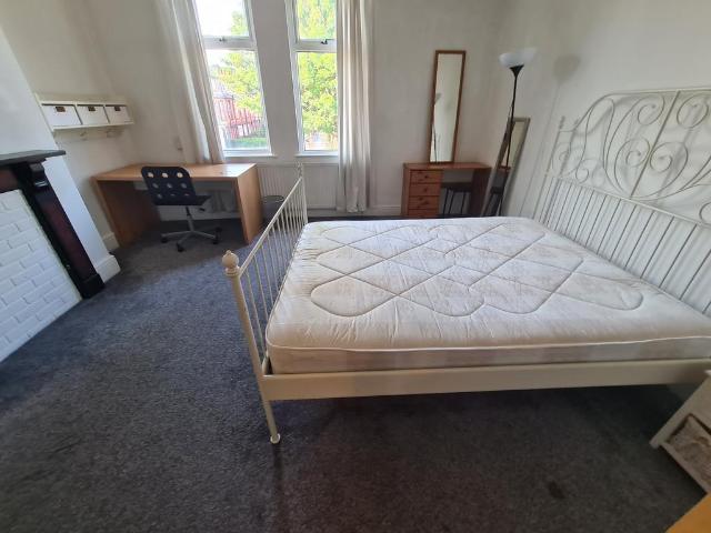 Brudenell Road, Leeds 6 bed house to rent £4,056 pcm £936 pw
