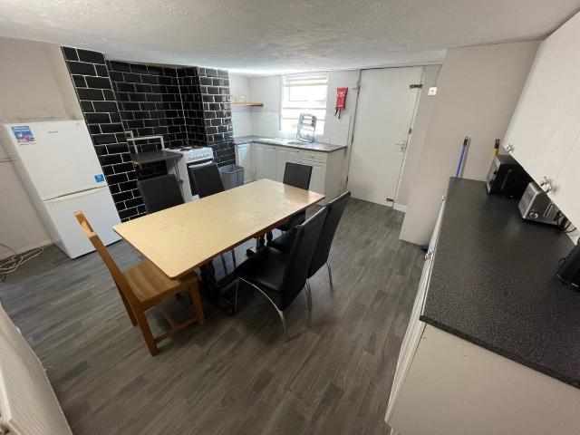 Brudenell Road, Leeds, West Yorkshire LS6, 5 bed end terrace house to rent, £2,968 pcm | PrimeLocation