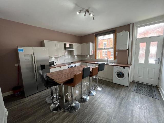 Brudenell View, Leeds 6 bed house to rent £4,030 pcm £930 pw
