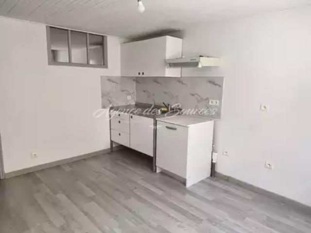 Brue Auriac 83119 Location appartement 2 pièces t2 au dernier étage