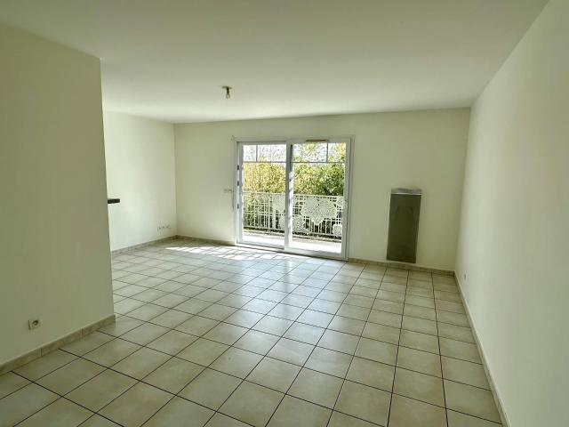 Bruges appartement lumineux de 66m2 avec balcon et 2 places. 66m² Bruges