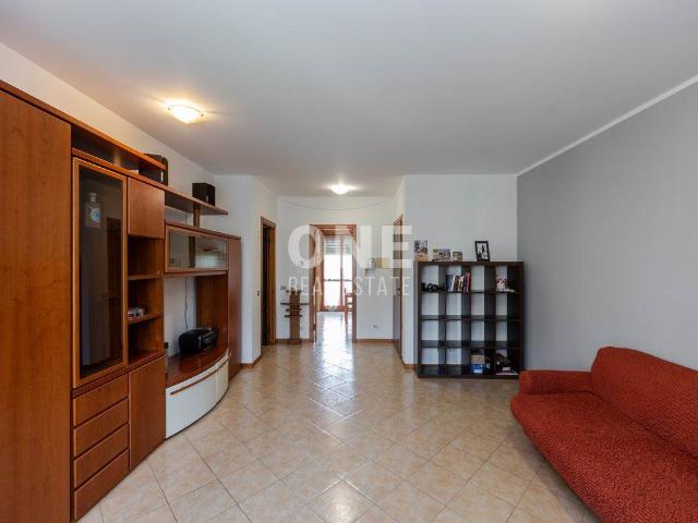 BRUGHERIO Trilocale Arredato con Box