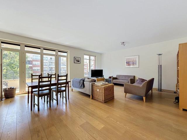 Brugmann Court: Superb 2 bedroom apartment + terrace