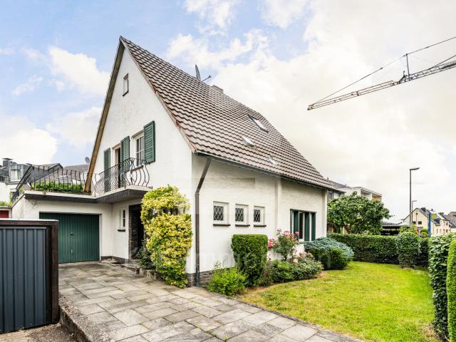 Brühl Pingsdorf: Einfamilienhaus mit Garage und Garten bietet viel Platz für Ihre Familie!